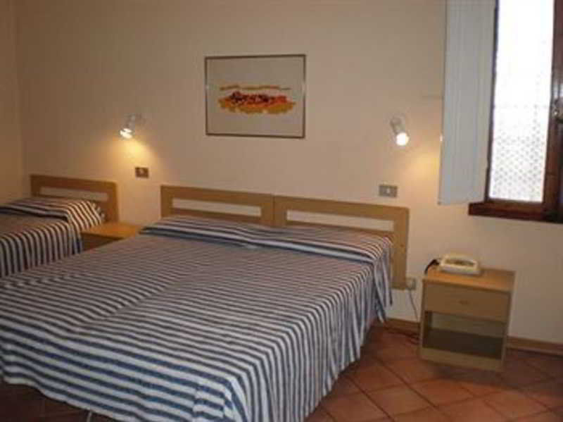 Hotel Elite Florens Rum bild